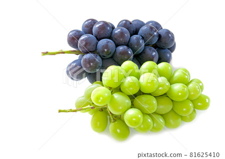 Shine Muscat and Pione [white background] 81625410