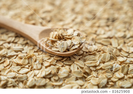 One side of rolled oats 81625908