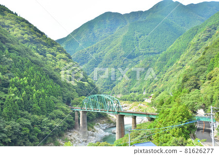 吉野川上的德島鐵橋 81626277