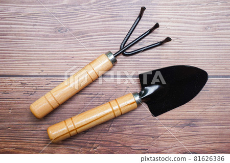 small gardening equipment for small plant 81626386