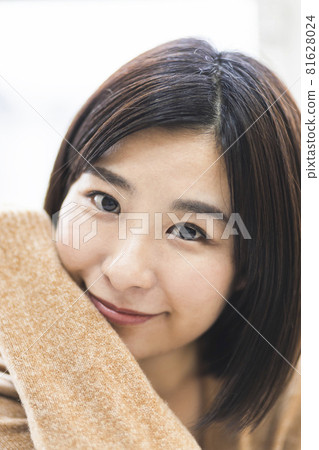 年輕的女士 81628024