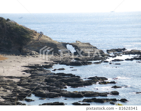 Umanose Cave Gate seen from Jogashima's Miharashi Square 81628341