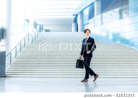 推銷員西裝男 81632355