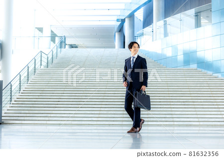 推銷員西裝男 81632356