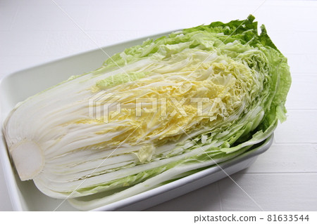 Cross section of Chinese cabbage cut in half Cross section of Chinese cabbage cut in half 81633544