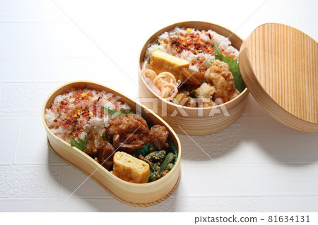 Handmade bento served on a magewappa 81634131