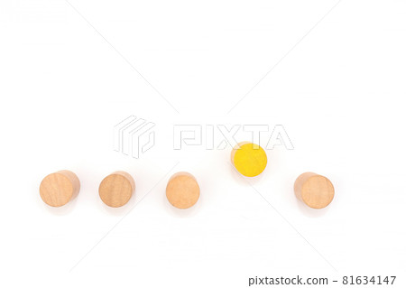 An image of round building blocks arranged in a row to give them movement 81634147