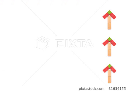 Arrow made of building blocks 81634155