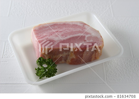 Chunk of bacon 81634708