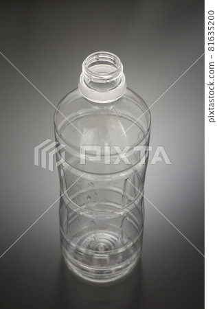 Empty plastic bottle Empty plastic bottle 81635200