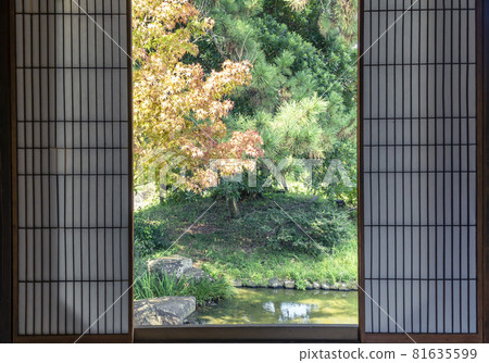 A view of the Japanese garden from the teahouse at Tanaka Castle in Fujieda City 81635599