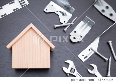 Seismic retrofitting image of houses: Houses and metal fittings for construction Seismic retrofitting image of houses: Houses and metal fittings for construction 81638006