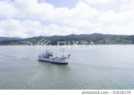 Kesennuma Port, Kesennuma Bay, Ship, Sea, Ocean surface, Mountains and sea, One ship, Fishing boat Kesennuma Port, Kesennuma Bay, Ship, Sea, Ocean surface, Mountains and sea, One ship, Fishing boat 81638176