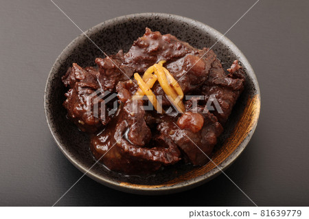 Boiled whale meat in Yamato style 81639779