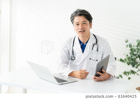 Doctor middle man white coat scrub medical examination 81640425