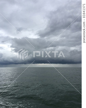 Toyama Bay, rain clouds over the sea Toyama Bay, rain clouds over the sea 81641371