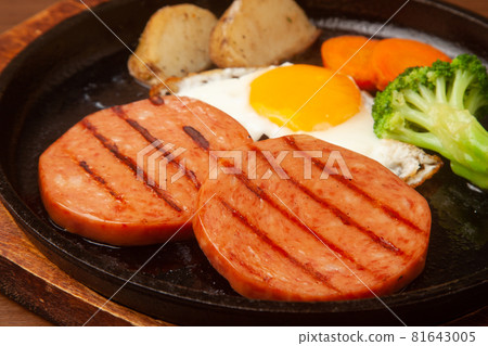 Ham steak Ham steak 81643005