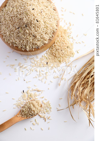 Organic raw brown rice in close up 81645801