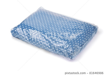 Folded bedding set in plastic storage bag Folded bedding set in plastic storage bag 81646986