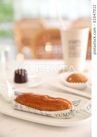 croquant choux cream japanese dessert in coffee shop background croquant choux cream japanese dessert in coffee shop background 81647012