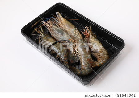Raw prawn isolated in white baackground Raw prawn isolated in white baackground 81647041
