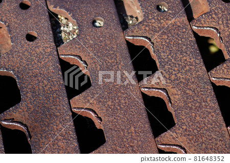 Rack rails used for drain covers (2) 81648352