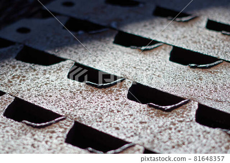 Rack rails used for drain covers 81648357