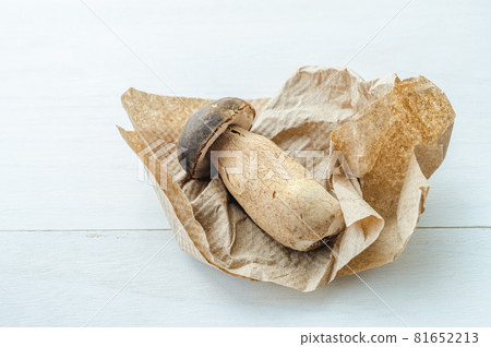 Natural mushroom, false edible mushroom 81652213