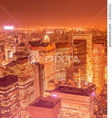 Night view of New York Manhattan during sunset Night view of New York Manhattan during sunset 81652321