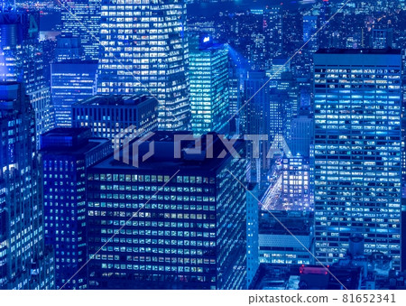 View of New York Manhattan during sunset hours 81652341