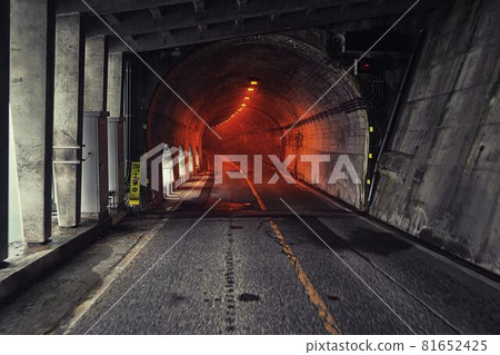 A scary tunnel 81652425