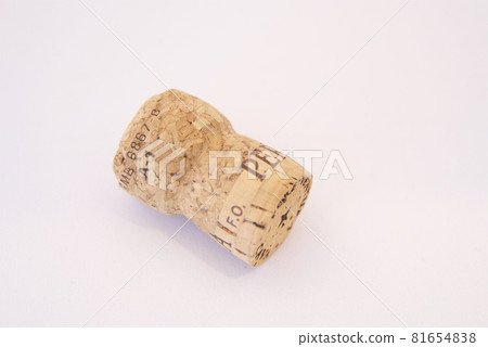 Image of cork stopper 81654838