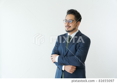 30 多歲的中東商人 30 多歲的中東商人 81655097