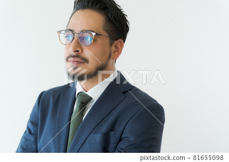 30 多歲的中東商人 30 多歲的中東商人 81655098
