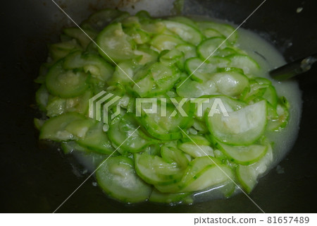 炒絲瓜 炒絲瓜 81657489