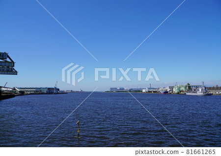 從大阪堺市大浜公園看到的舊堺港(夏末) 從大阪堺市大浜公園看到的舊堺港(夏末) 81661265