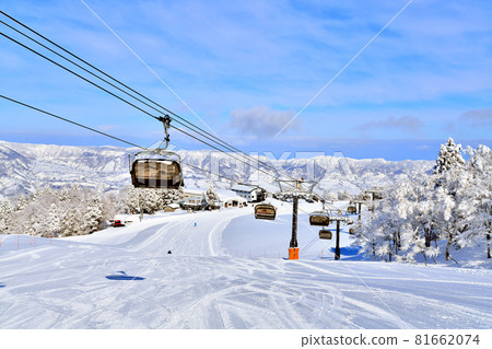 Nozawa Onsen Ski Resort Uenohira Slope (Nozawa Onsen Village, Nagano Prefecture) [2021.2] 81662074