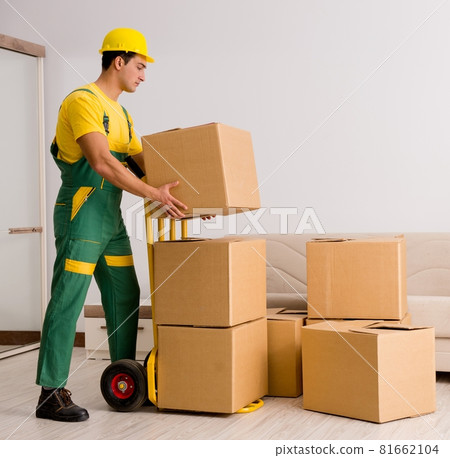 Man delivering boxes during house move 81662104