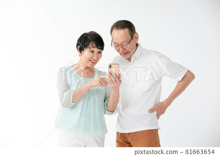 資深夫婦智能手機樂趣 81663654