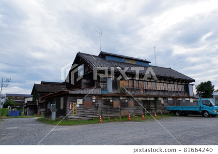 古老的木結構建築 古老的木結構建築 81664240