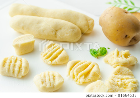 potato gnocchi 81664535