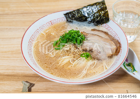 Hakata Tonkotsu Ramen 81664546