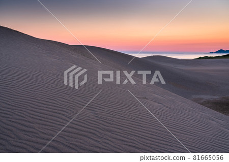 《Tottori Prefecture》 Tottori Sand Dunes / Twilight Sky 81665056