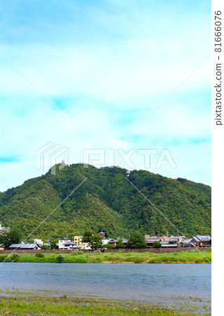 Scenery of Mount Kinka, Gifu Castle and Nagara River 81666076