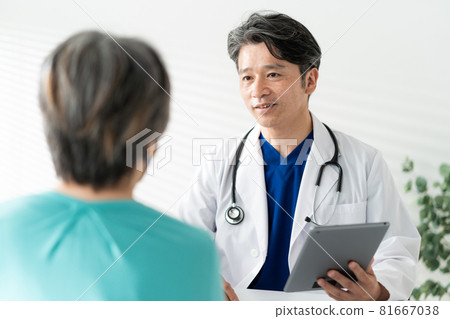 Medical image doctor patient face-to-face Medical image doctor patient face-to-face 81667038