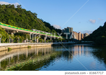 內湖,大湖公園,陽光,光芒,耀眼,風景,景觀,倒映 內湖,大湖公園,陽光,光芒,耀眼,風景,景觀,倒映 81667717