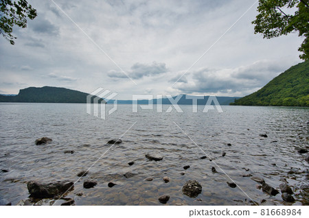 夏天的十和田湖風光 夏天的十和田湖風光 81668984