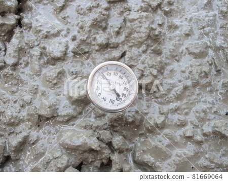 SEREMBAN, MALAYSIA -DECEMBER 18, 2014: Devices used to test the temperature of the concrete SEREMBAN, MALAYSIA -DECEMBER 18, 2014: Devices used to test the temperature of the concrete 81669064