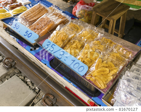 Thailand Talad Rom Hub (Mae Klong Train Market) Thailand Talad Rom Hub (Mae Klong Train Market) 81670127