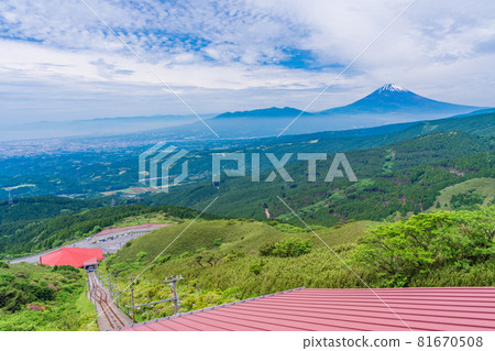 (靜岡縣)初夏的箱根十國渡口,富士山 (靜岡縣)初夏的箱根十國渡口,富士山 81670508